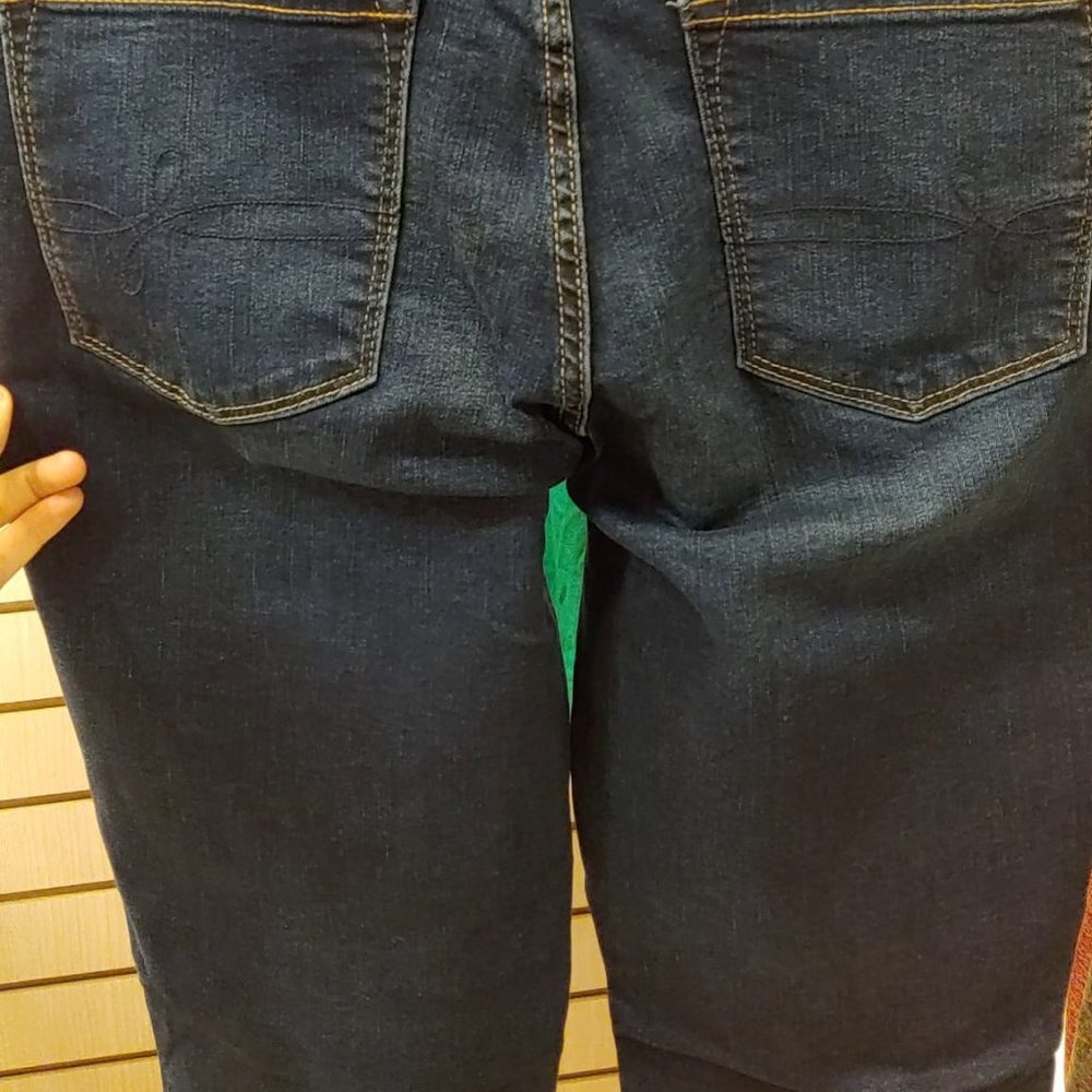 DENIZEN Levi's ® Women's High-Rise Super Skinny Jea… - Picture 7 of 9